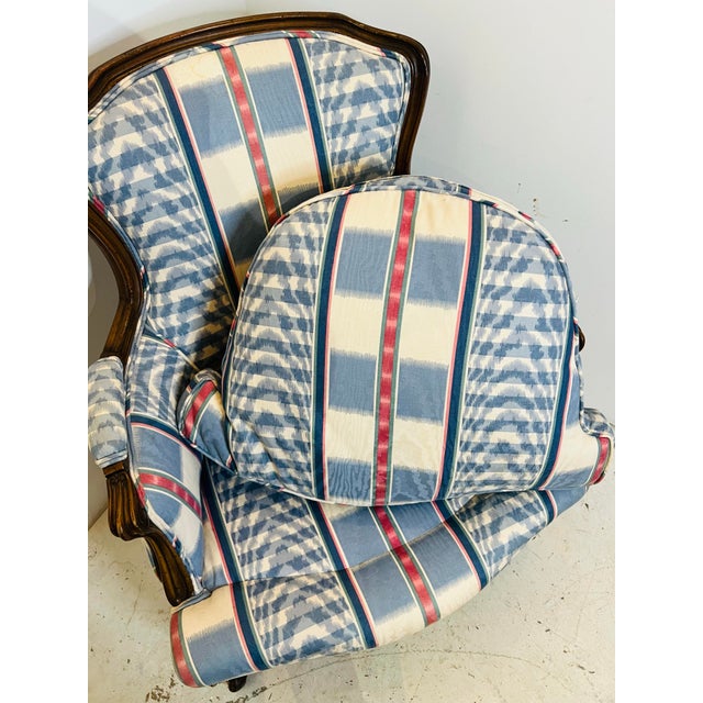 French Vintage Wesley Hall Style Louis XV Bergere Armchair For Sale - Image 3 of 10