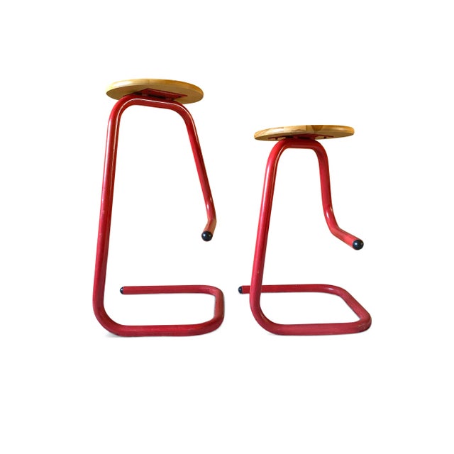 Pair of 1980s Tubular Paperclip Bar Stools Attributed to Amisco For Sale In Los Angeles - Image 6 of 9