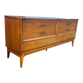 Vintage Mid-Century Modern Walnut 7-Drawer Lowboy Dresser by Dixie Furniture – 1960s MCM Long Dresser With Sculptural Hardware & Tapered Legs For Sale
