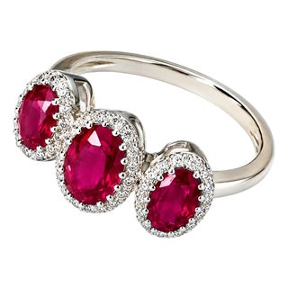 Late 20th Century 14K White Gold Diamond Ruby 3 Stone Band Ring, Size 6.75 For Sale