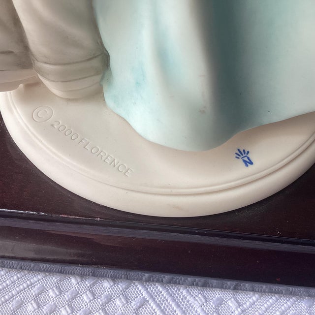 VTG Giuseppe Armani Figurines “Stolen Kiss” 1550c Florence Italy For Sale - Image 12 of 12