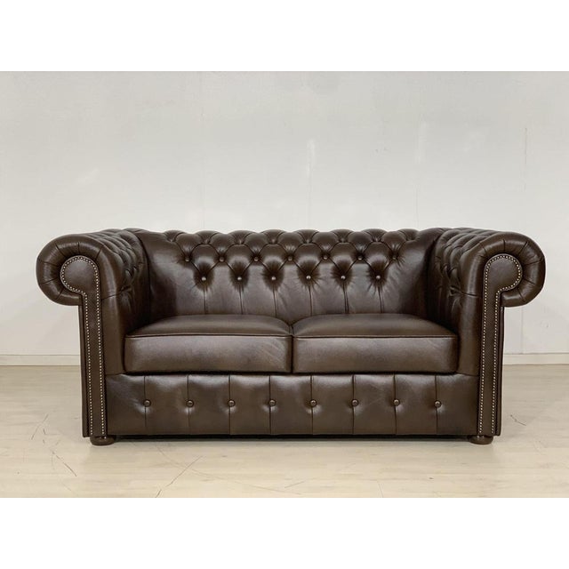 Black English Chesterfield Sofa in Leather For Sale - Image 8 of 8