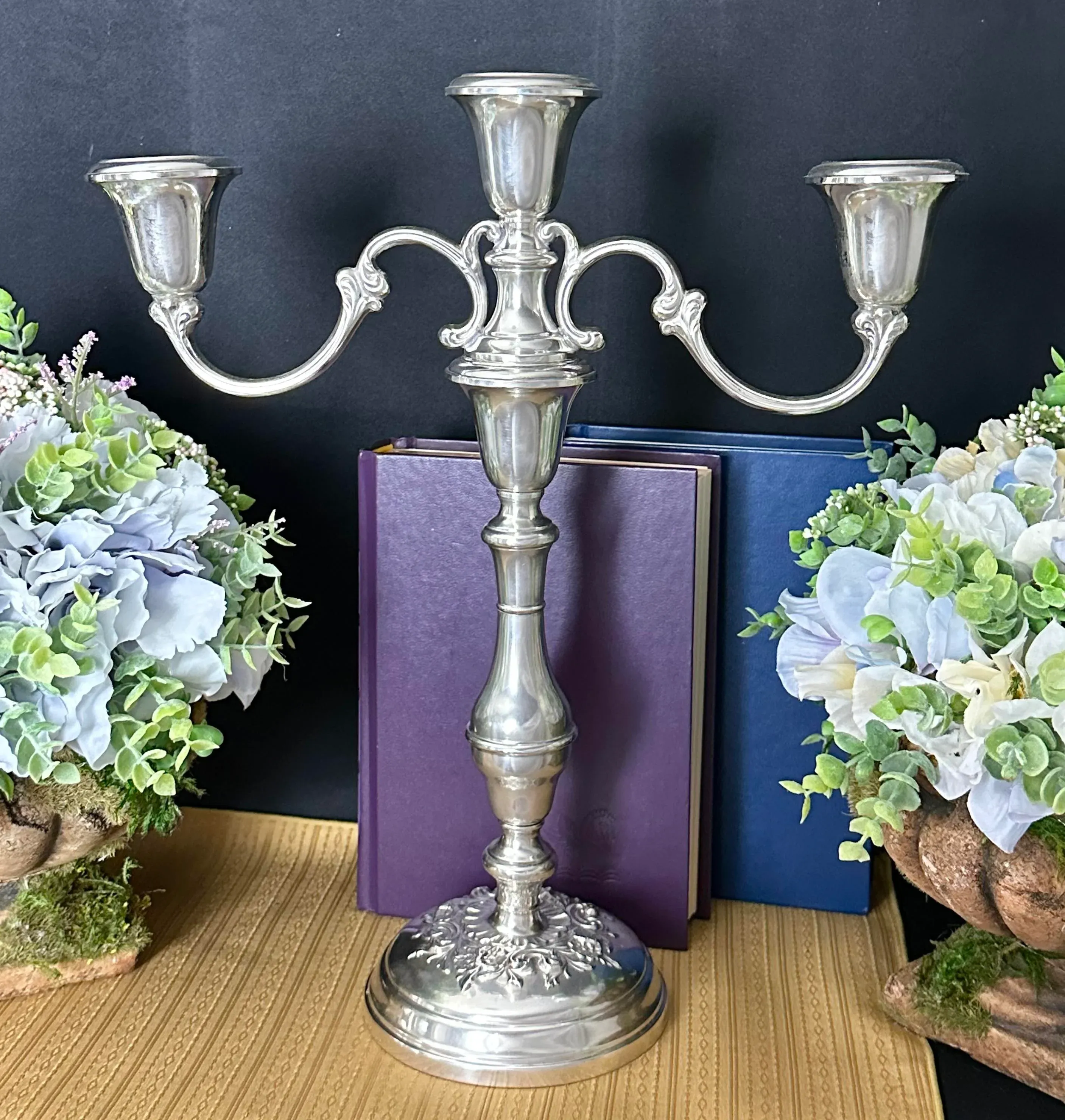 ペア GORHAM ゴーハム スターリングシルバー製 燭台 832 ヴィンテージ Vintage Sterling Silver Gorham Buttercup Candelabra | Chairish