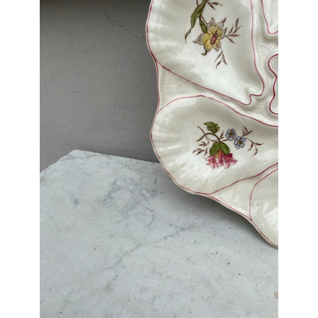Longchamp Majolica Flowers Oyster Plate Longchamp, Circa 1900 For Sale - Image 4 of 8