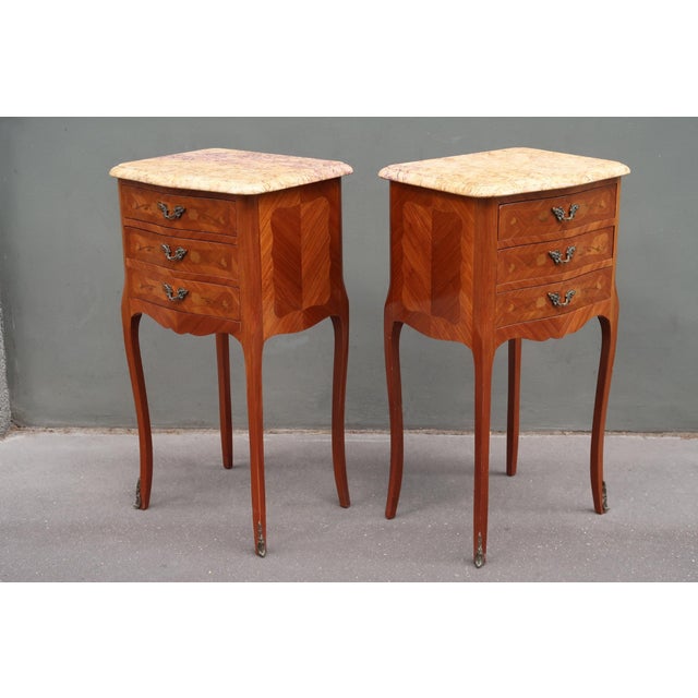 Antique Pair of French Louis XV Style Inlaid Side Tables or Nightstands. For Sale - Image 9 of 13