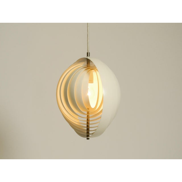 1960s space age moon lamp by verner panton. Beautiful sixties space age pop art design. lampshade made of white lacquered...