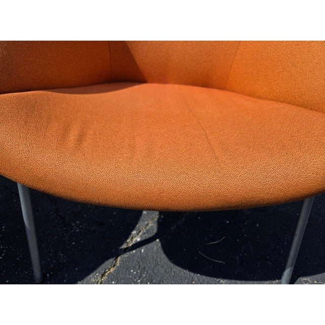 1980s Pair of Attributed Walter Knoll 369 Lounge Chairs – Vintage Burnt Orange – Mid-Century Modern For Sale - Image 5 of 10