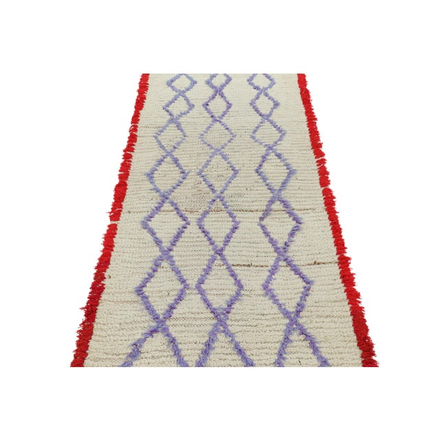 1950s Vintage Moroccan Runner Rug in White With Purple Lozenges, From Rug & Kilim For Sale - Image 5 of 7