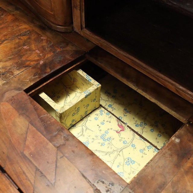 Wood Baroque Chest of Drawers in Walnut, 1600s For Sale - Image 7 of 16