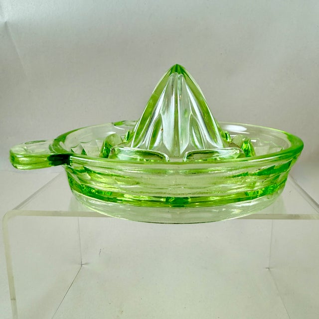 Art Deco 1930s Uranium Glass Citrus Reamer or Juicer For Sale - Image 3 of 9