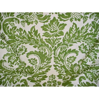 Modern Lee Jofa 2013126.30 Montrose Linen Verdi Floral Damask Upholstery Fabric- 12-3/8 Yards For Sale