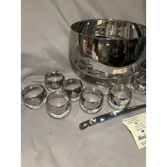 Mid-Century Modern 1970s Metalyte Dorothy Thorpe Style Silver Banded Punch Bowl and 12 Cups For Sale - Image 3 of 11
