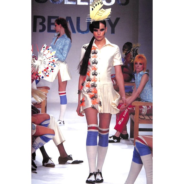 MCDERMOTT, Catherine [206] pp. Mitchell Beazley 2002 11 3/4" x 9 1/2" This book explores the phenomenon of this peculiarly...