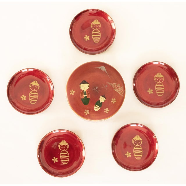1950s Showa Era Japanese Lacquered Red Wood Set/5 Coasters in Box For Sale - Image 11 of 11