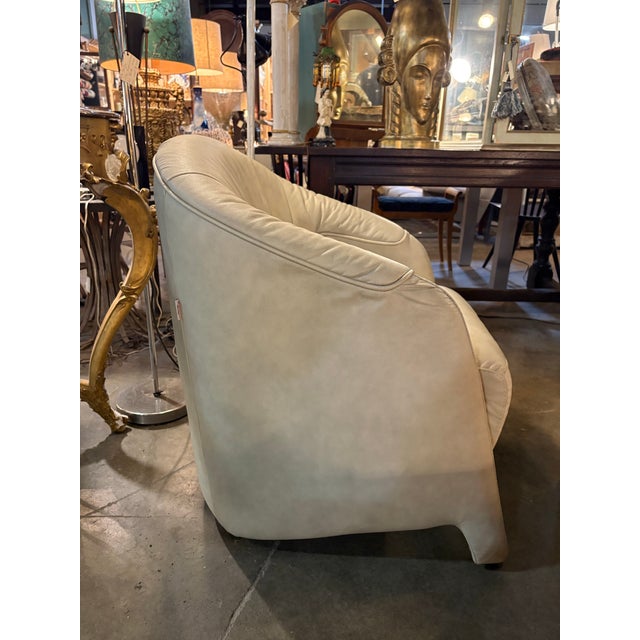 Pair 1990s Post Modern Italian Leather Nicoletti Club Chairs For Sale - Image 4 of 9