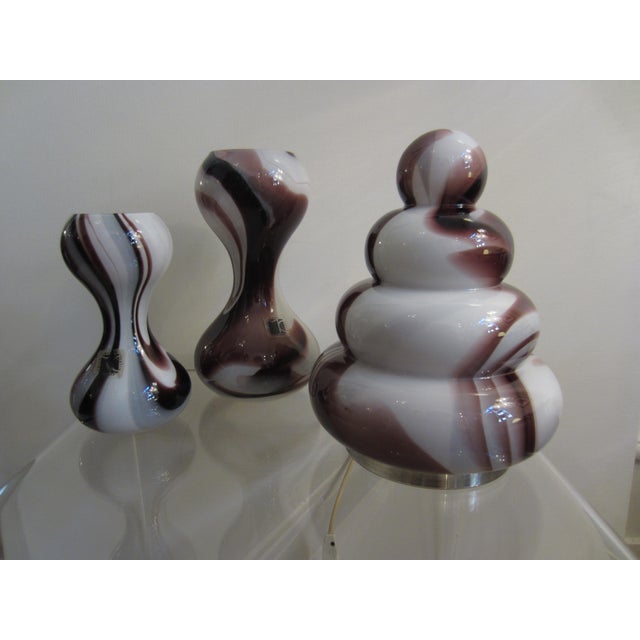 Cream Murano Glass Table Lamp and Vases by Carlo Moretti, 1960s, Set of 3 For Sale - Image 8 of 8