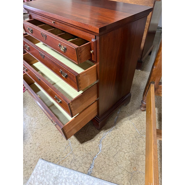 Wood 1960s Craftique Mahogany Mary Washington Bachelor’s Chest For Sale - Image 7 of 12