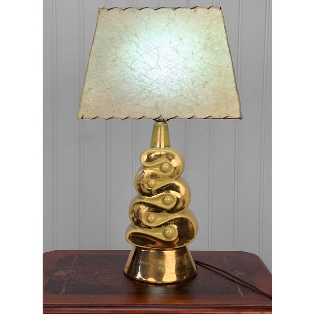 Mid-Century Modern Mid-Century Atomic Green & Gold Ribbon Candy Table Lamp W/ Fiberglass Shade For Sale - Image 3 of 13