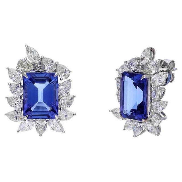Natural tanzanite and natural diamond earrings in 18k gold, A Pair For Sale - Image 15 of 18