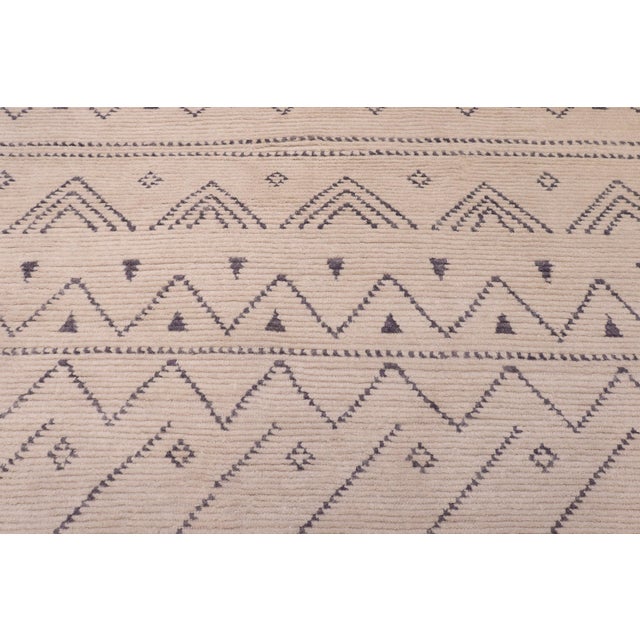 Rustic Beige/Gray High Low Wool Rug - 7'11'' X 10'3'' For Sale - Image 4 of 9