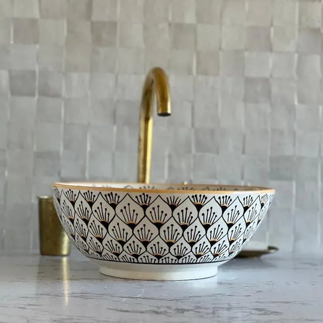1) Elevate the Beauty of your bathroom with our Custom Sink. This ceramic vessel sink is skillfully handcrafted by our...