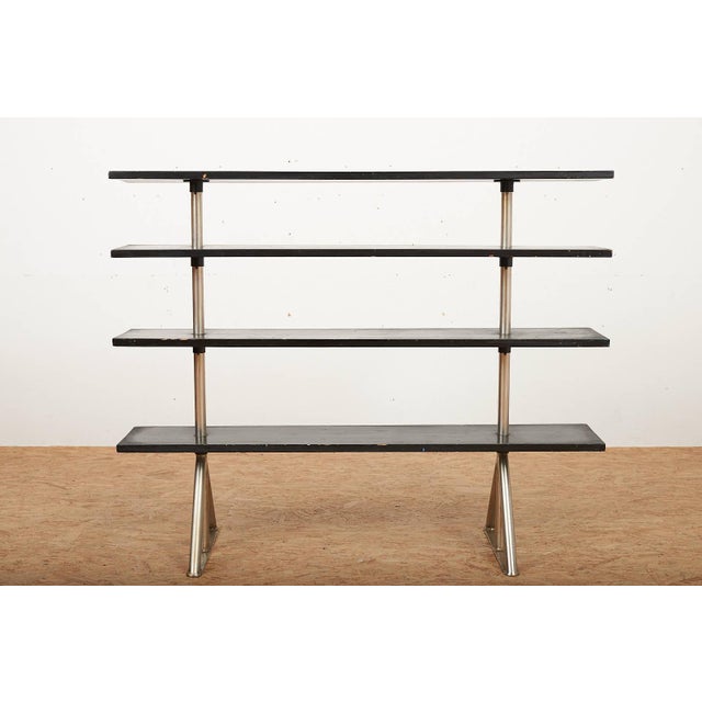 Bauhaus Freestanding Shelving Unit in Nickel-Plated Steel Tube Frame and Wood Shelves, 1930s For Sale - Image 3 of 17