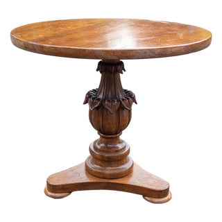 Early 20th Century Italian Walnut Round Occasional Table in Renaissance Revival Style For Sale