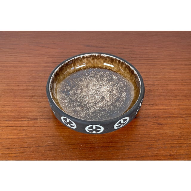 Ceramic Mid-Century Modern Danish Studio Pottery Bowl from Frank Keramik, 1960s For Sale - Image 7 of 8