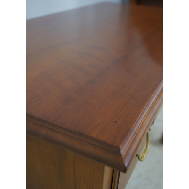 Henkel Harris Queen Anne Cherry Vanity or Desk For Sale - Image 10 of 18