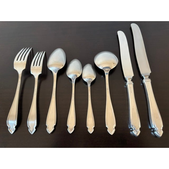 Early 20th Century Heirloom Plate / Wm. A. Rogers, Cardinal Pattern Silverplate, Pat - 107 pcs For Sale - Image 10 of 15