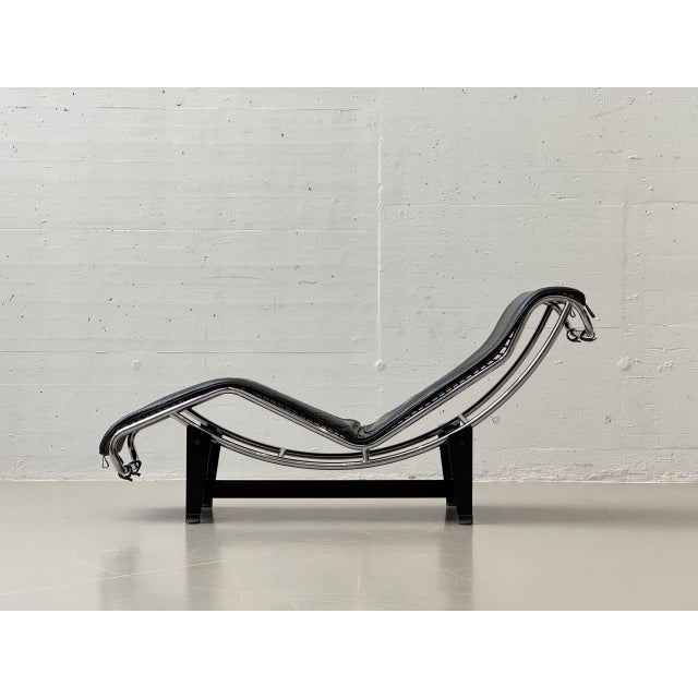 Cassina LC4 Chaise Longue from Cassina, 1970s For Sale - Image 4 of 18