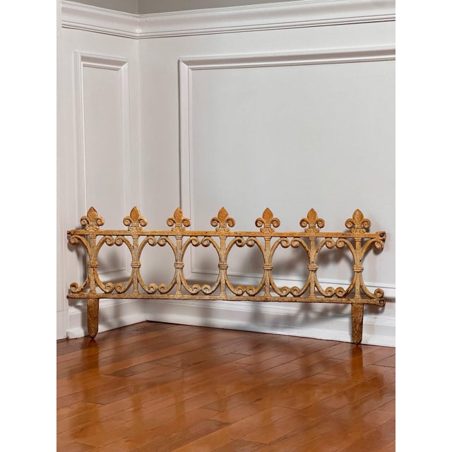 Set of 6 Cast Iron Interlocking Garden Edging Fences, White Paint Patina, 20th Century For Sale - Image 9 of 17