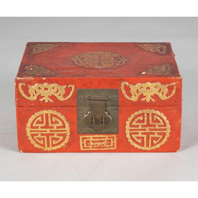 Late 19th Century Chinese Export Red Lacquered Box For Sale - Image 12 of 12