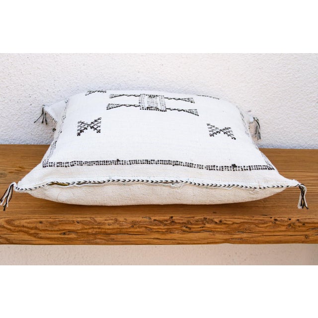 1990s White & Charcoal Cactus Silk Moroccan Pillow For Sale - Image 5 of 10