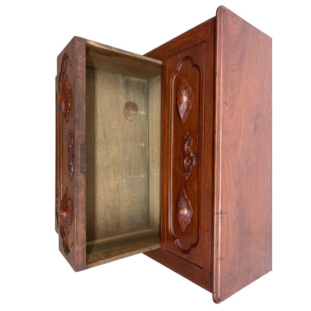 1970s French Provincial Style Three-Drawer Chest With Carved Leaf Motifs and Dovetail Joinery For Sale In Seattle - Image 6 of 9