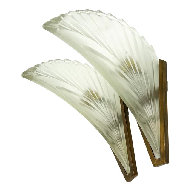 Art Deco French Feather Shape Frosted Glass Wall Sconce, 1930s For Sale