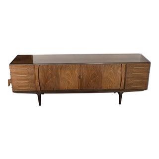 Johannes Andersen Sideboard in Rosewood, Model U15, 1960’s. For Sale