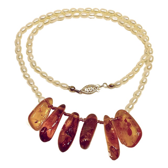 Contemporary Baltic Amber and Cultured Freshwater Pearl Necklace With 14k Gold Clasp For Sale