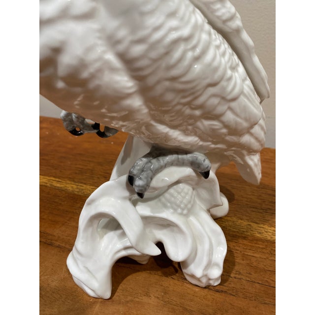 English Staffordshire Ceramic Cockatoo Signed by T.J.Jones For Sale In Miami - Image 6 of 8