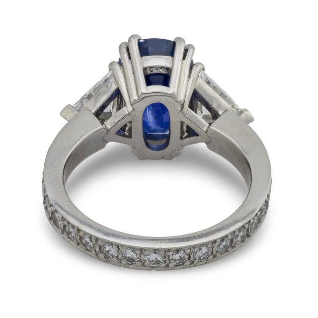 Metal Vintage Agl 5.82 Carat Ceylon Sapphire Diamond Platinum Engagement Ring, Size 7 For Sale - Image 7 of 7