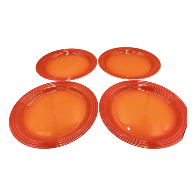 Le Creuset Stoneware Vancouver Flame Orange 4pc Dinner Plates Set 10.5" For Sale