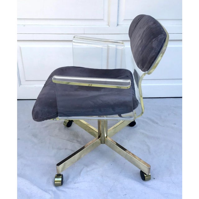 1960s Molded Lucite and Brass Kagan Style Desk Chair For Sale In Los Angeles - Image 6 of 12
