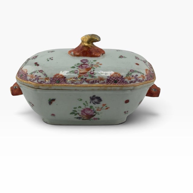 Light Gray Mid 18th Century Chinese Export-Style Famille Rose Covered Butter Dish, Qianlong Style For Sale - Image 8 of 10