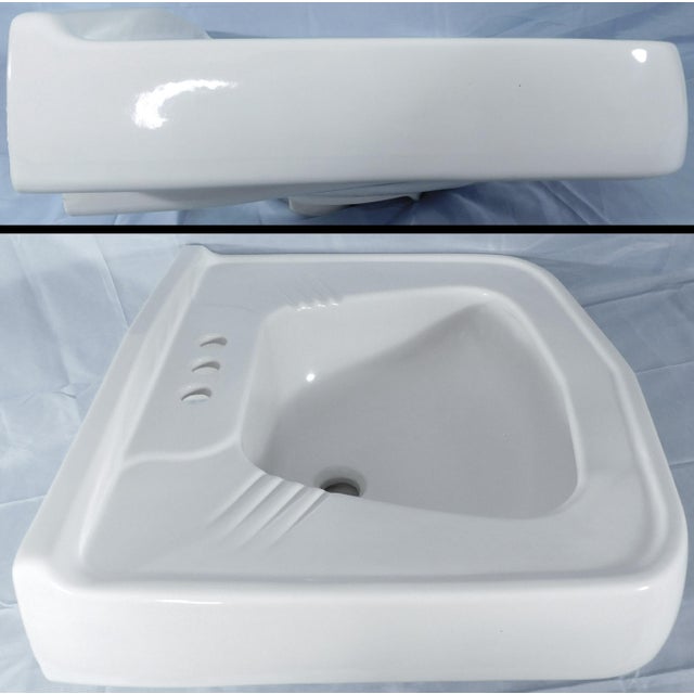 1948 Vintage Art Deco White Vitreous China Pedestal Sink in Excellent Condition For Sale - Image 11 of 18