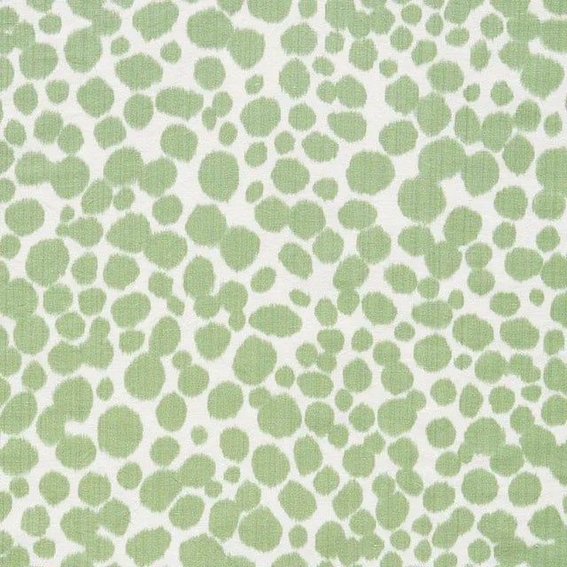 Sample - Schumacher Zoe Fabric in Green For Sale