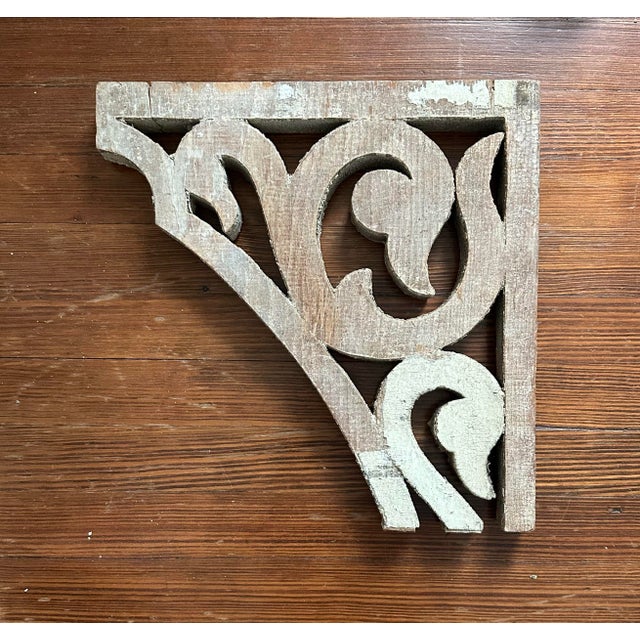 American Antique White Distressed Wood Swan Head Corbel / Architectural Fragment #4 For Sale - Image 3 of 5