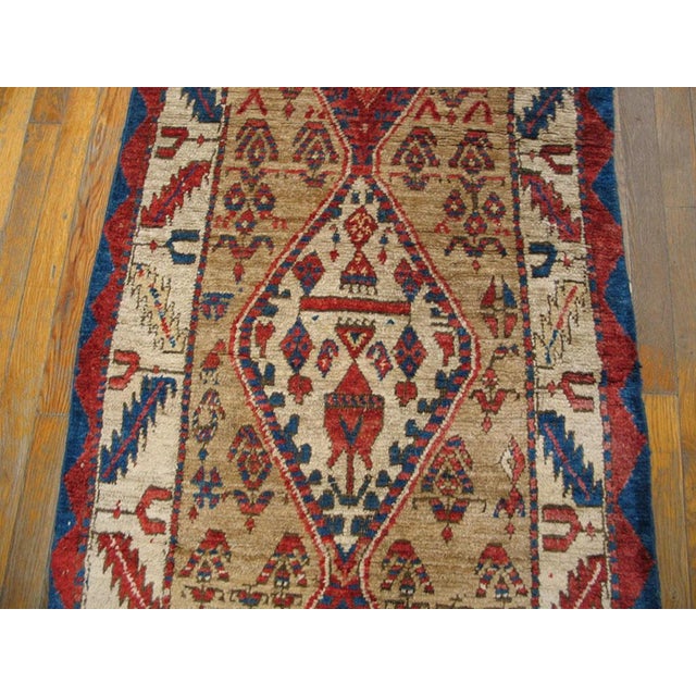 1890s Tan Camel Rhombus Antique Persian Serab Runner Rug 2'8" X 14'2" Handknotted Wool Carpet For Sale - Image 4 of 4