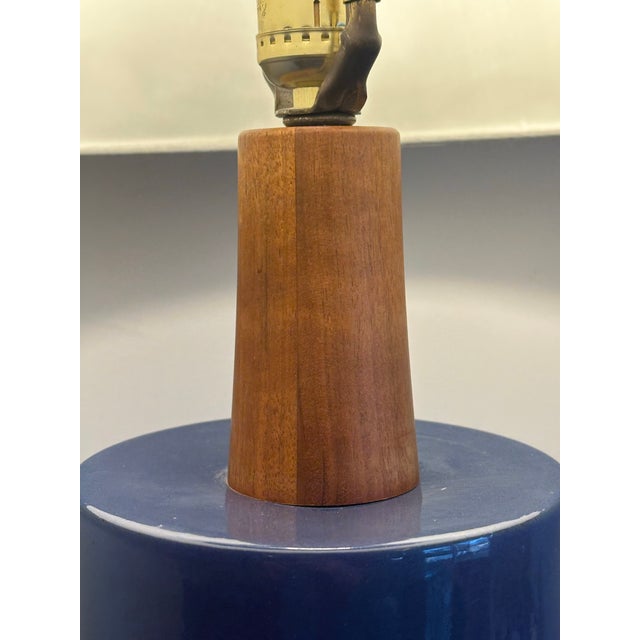 Blue 1960s Mid-Century Modern Marshall Studios by Jane and Gordon Martz Large Table Lamp For Sale - Image 8 of 10