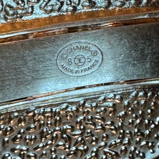 Chanel Chanel Red Gripoix Cabachon Glass Bracelet Vintage Gold Tone Cuff For Sale - Image 4 of 11