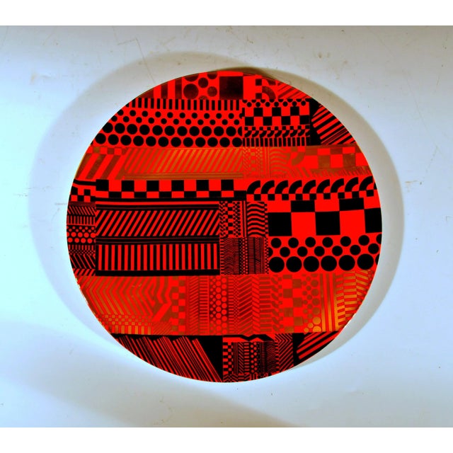1970s Sir Eduardo Paolozzi for Wedgwood: "Variations on a Geometric Theme", a Complete and Boxed Limited Edition Set of Six Bone China Plates, 1971 For Sale - Image 5 of 10